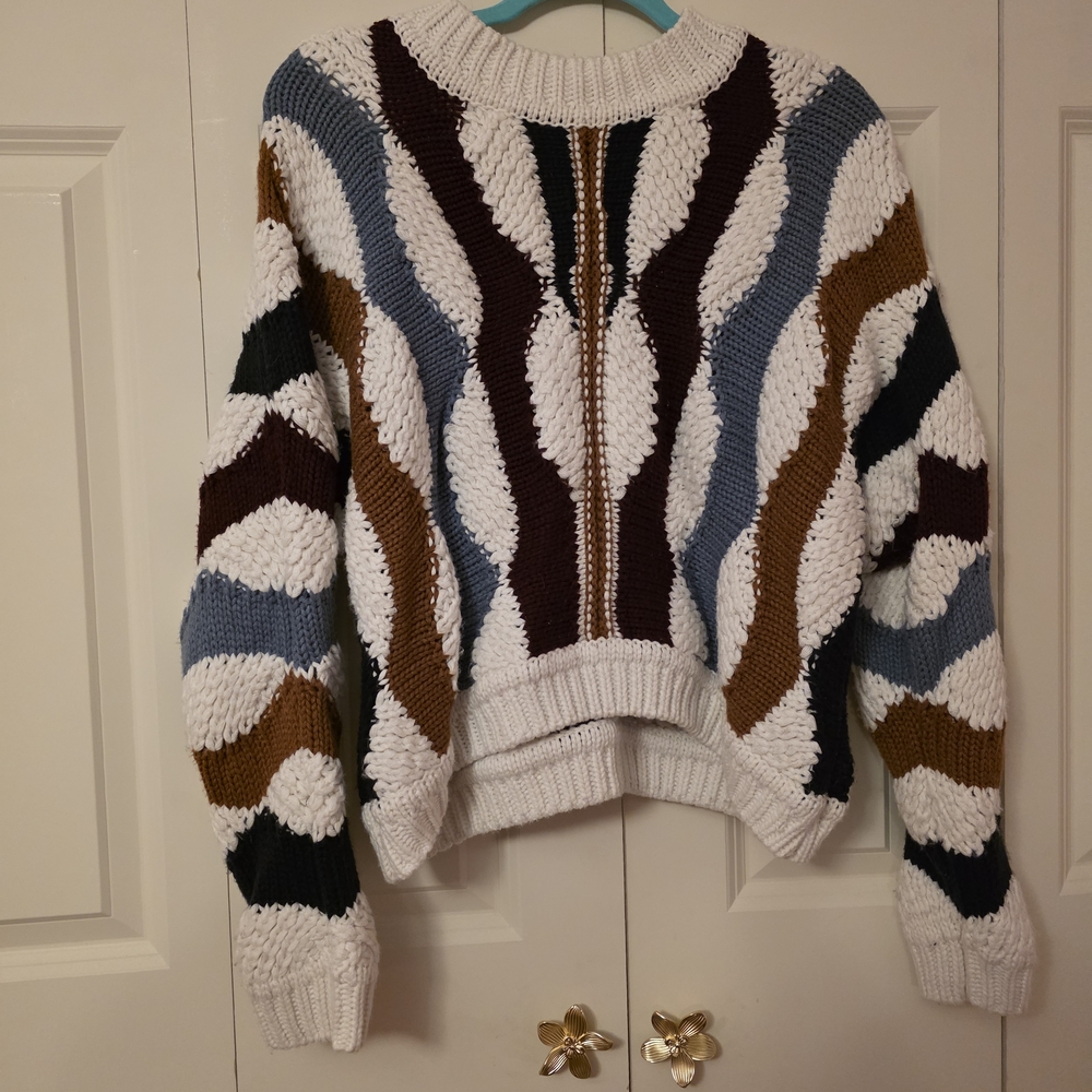 Colorful Geometric Pattern Sweater - Picture 3 of 5